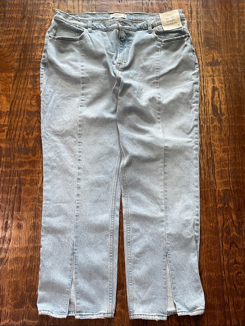 NWT Abercrombie Curve Love The 90s Straight Ultra High Rise Split Hem 34/18s
